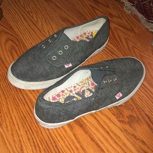 Roxy sneakers